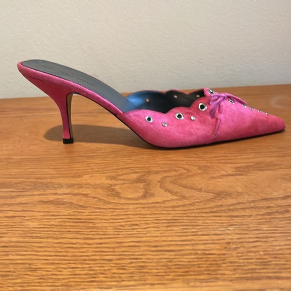 NWOT-Pink suede, mule pumps. Ladies size 10. - Picture 4 of 5